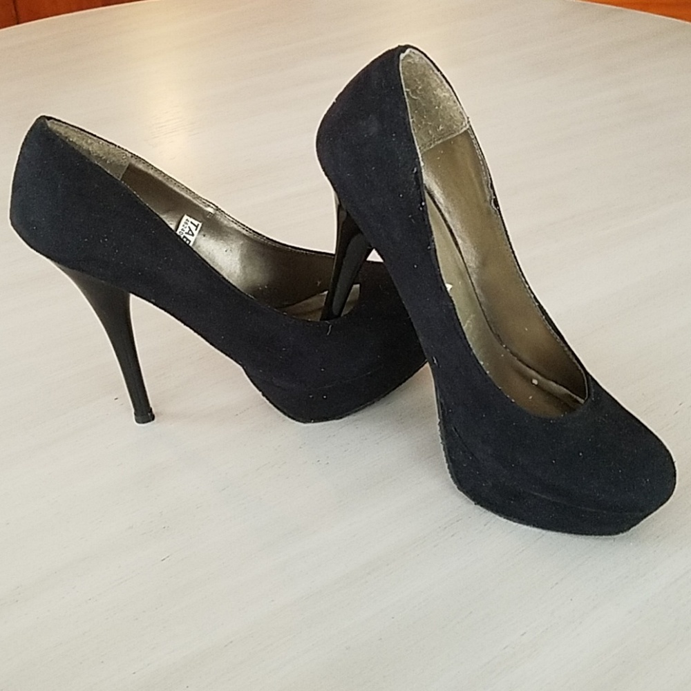 Black platform heel